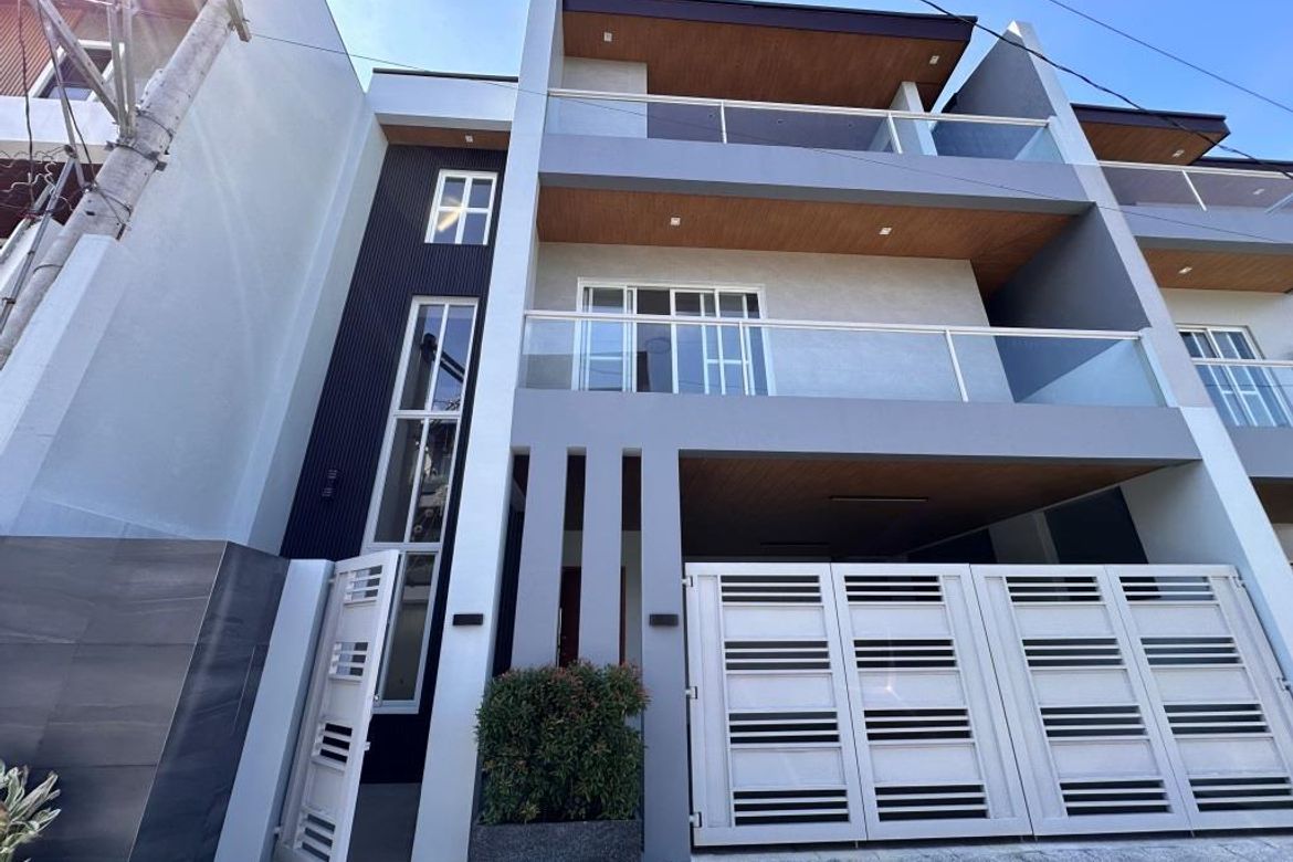 6 Bedroom House for Sale in San Andres, Cainta, Rizal