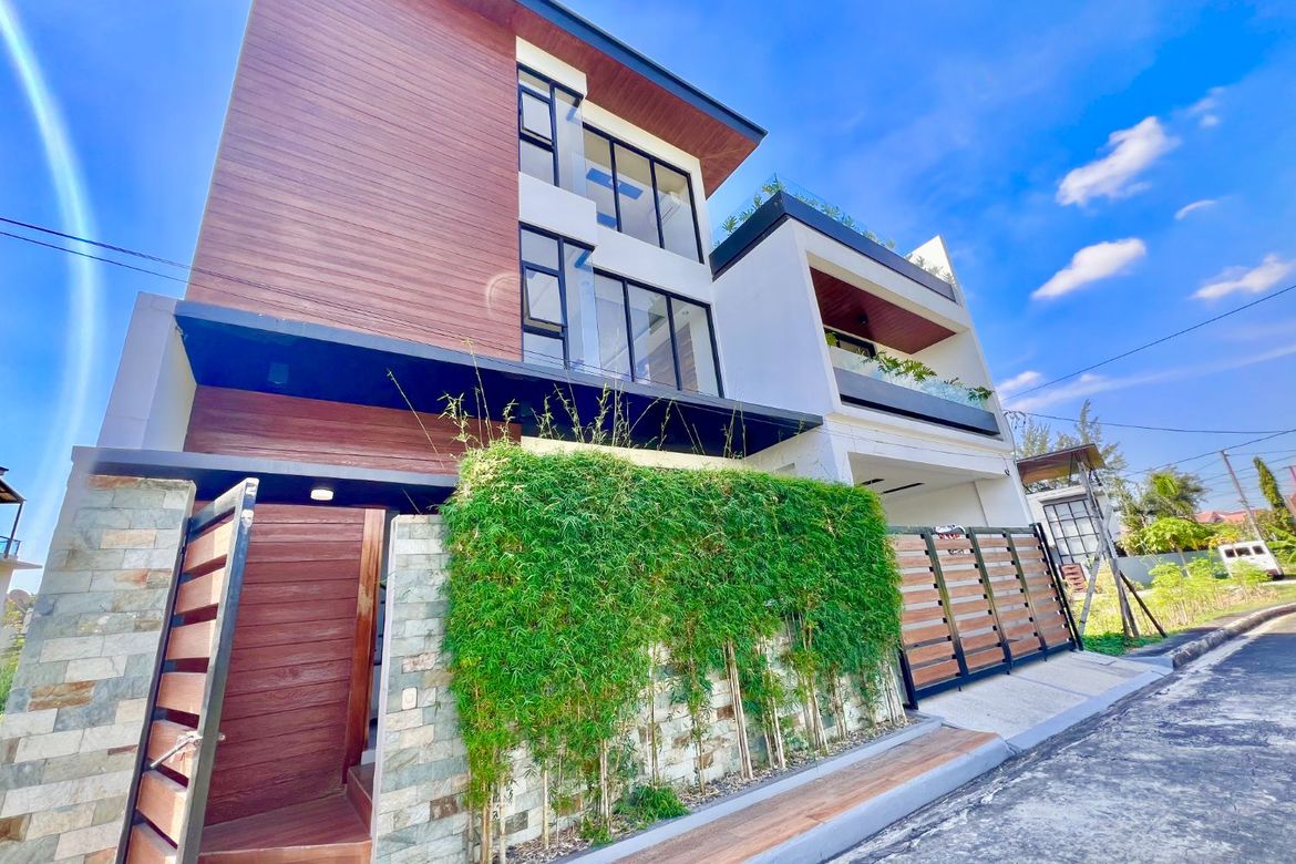 6 Bedroom House for Sale in San Andres, Cainta, Rizal