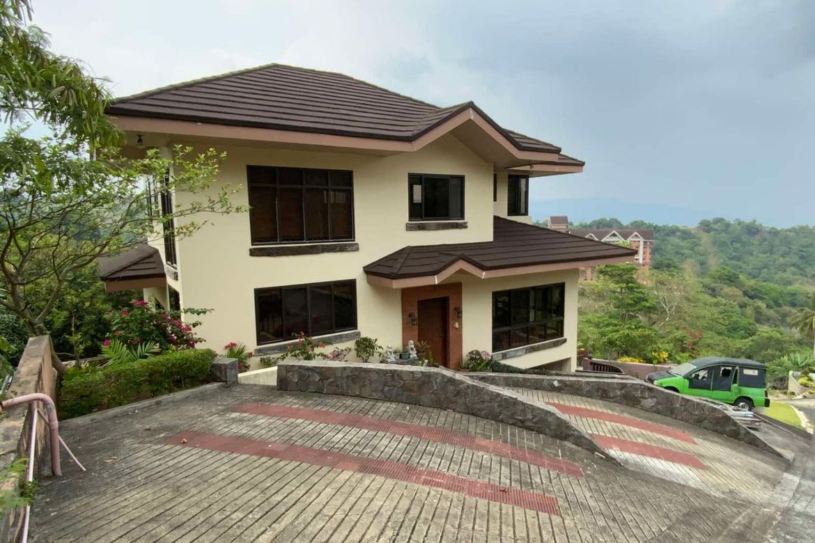 6 Bedroom House for Sale in San Gregorio, Laurel, Batangas