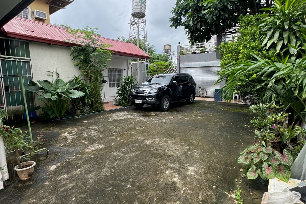 6 Bedroom House for Sale in San Isidro, Parañaque, Metro Manila – photo 5