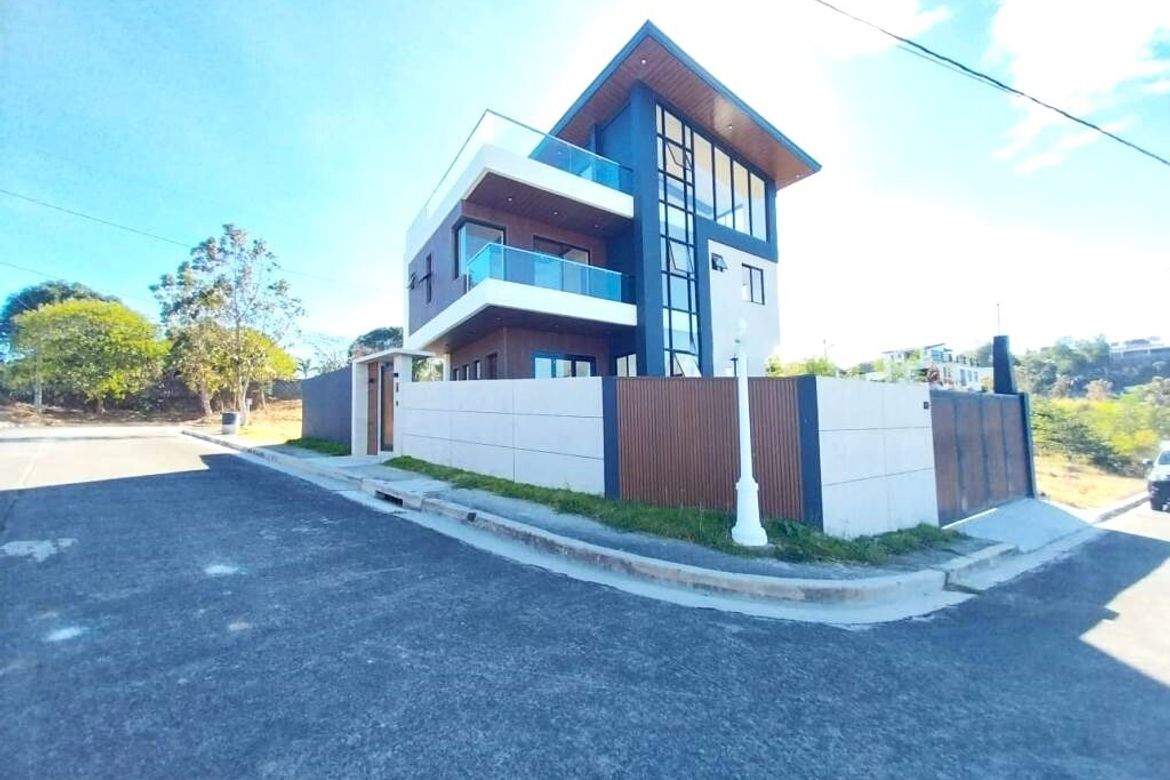 6 Bedroom House for Sale in San Juan, Taytay, Rizal