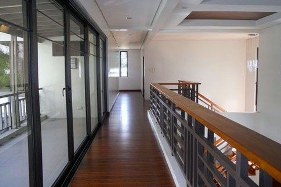 6 Bedroom House for Sale in San Lorenzo, Makati, Metro Manila near MRT-3 Ayala – photo 4