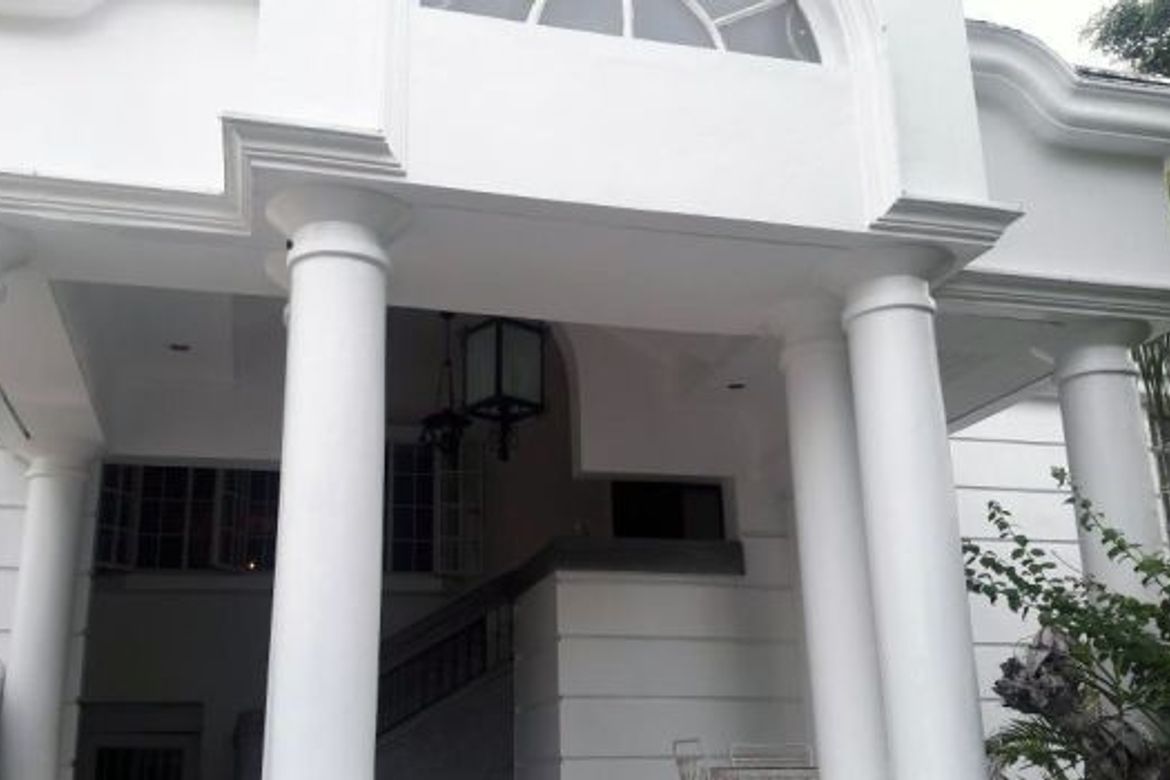 6 Bedroom House for Sale in San Lorenzo, Makati, Metro Manila near MRT-3 Ayala – photo 2