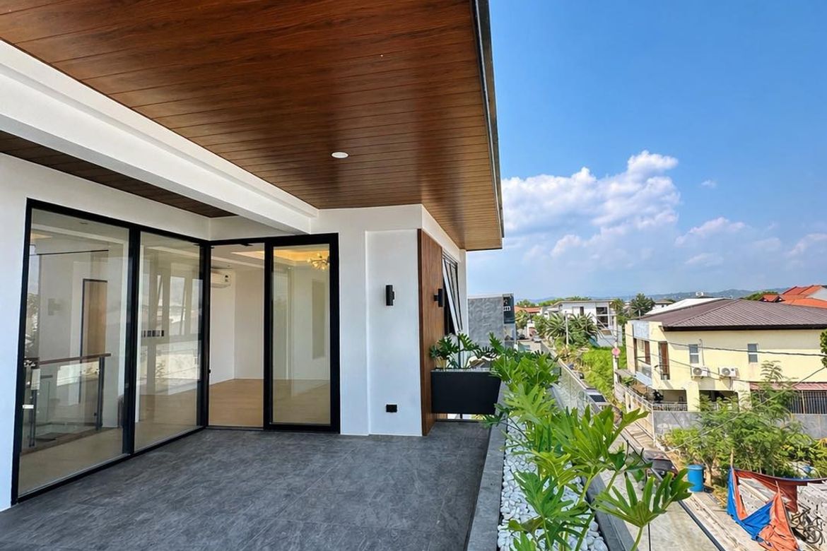 6 Bedroom House for Sale in San Miguel, Pasig, Metro Manila – photo 7