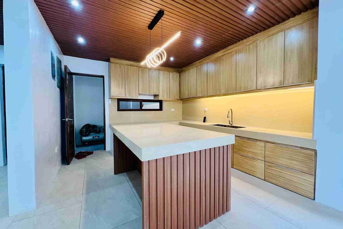 6 Bedroom House for Sale in San Miguel, Pasig, Metro Manila – photo 3