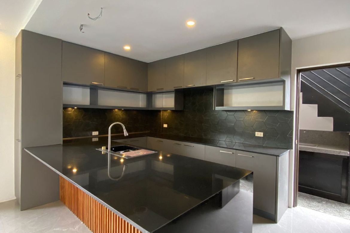 6 Bedroom House for Sale in Santa Ana, Taytay, Rizal – photo 3