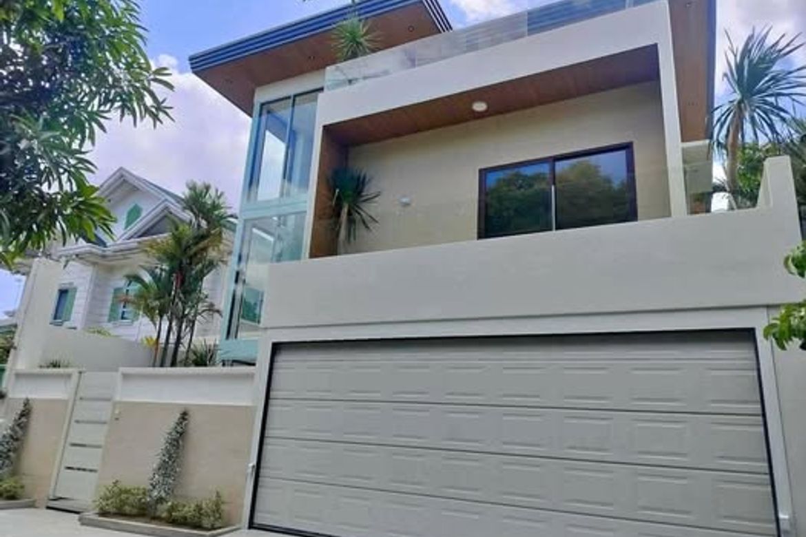 6 Bedroom House for Sale in Santa Ana, Taytay, Rizal