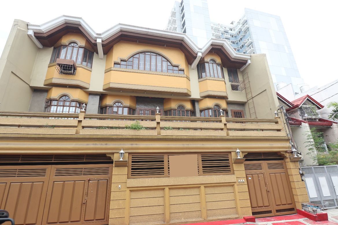 6 Bedroom House for Sale in Santa Cruz, Manila, Metro Manila near LRT-1 Doroteo Jose – photo 3