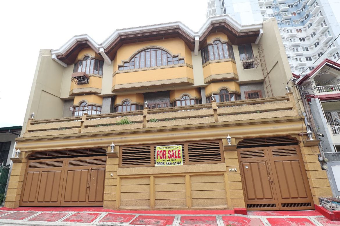 6 Bedroom House for Sale in Santa Cruz, Manila, Metro Manila near LRT-1 Doroteo Jose – photo 4