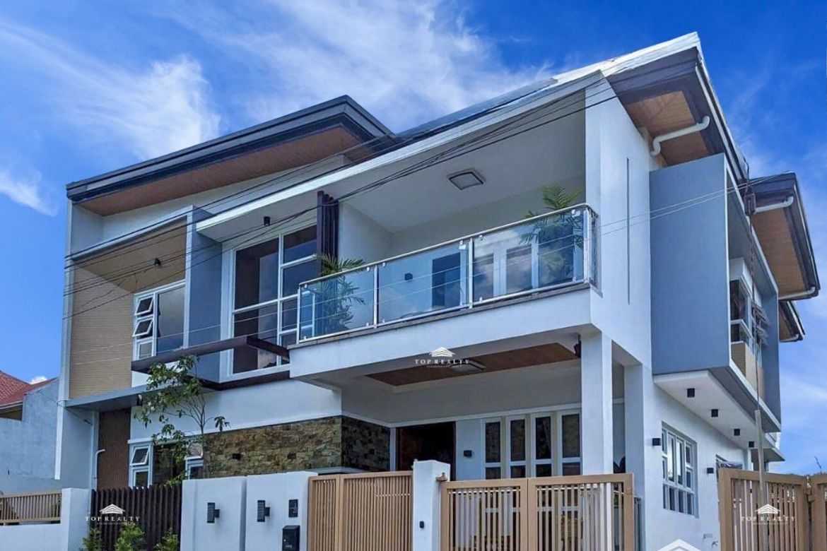 6 Bedroom House for Sale in Santiago, Santo Tomas, Batangas