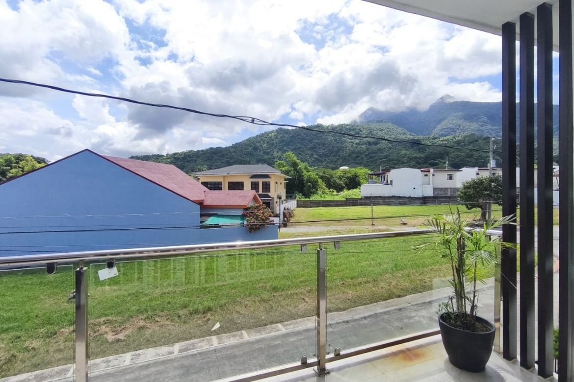 6 Bedroom House for Sale in Santiago, Santo Tomas, Batangas – photo 3