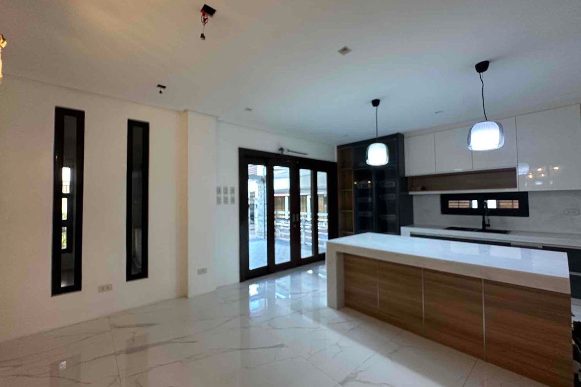 6 Bedroom House for Sale in Santo Domingo, Angeles, Pampanga – photo 5