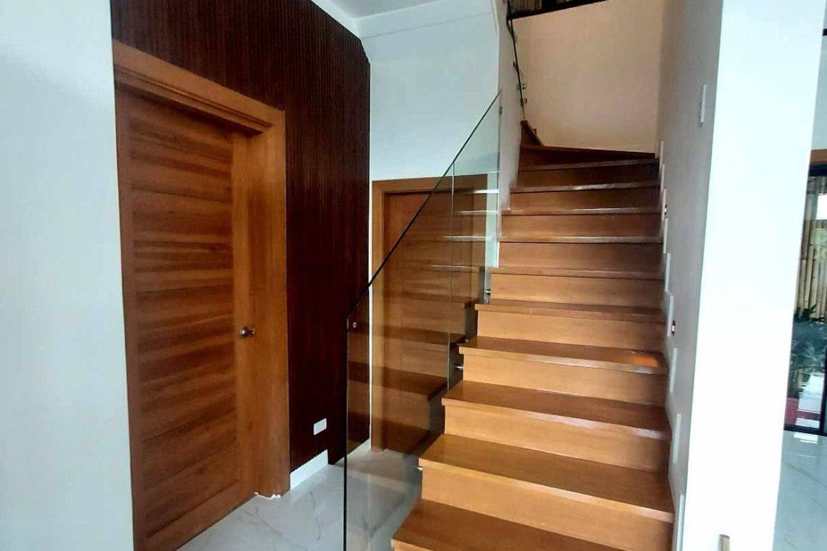 6 Bedroom House for Sale in Santo Domingo, Cainta, Rizal – photo 2