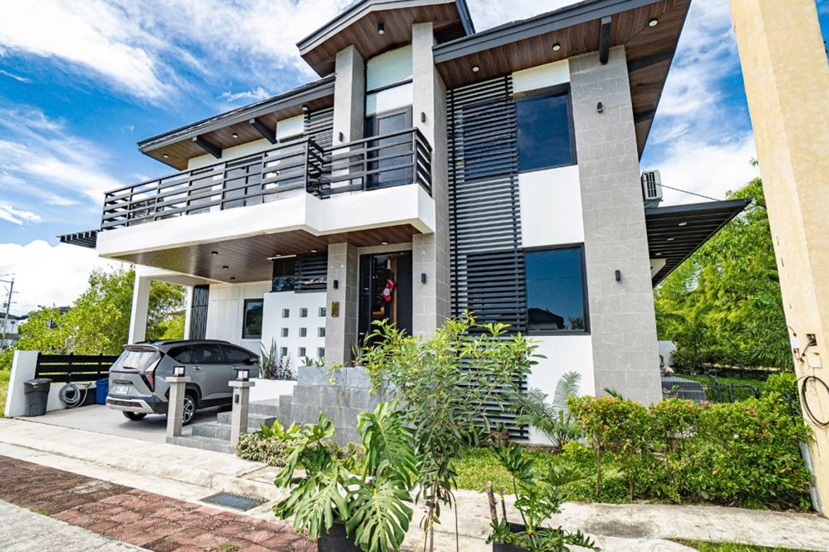 6 Bedroom House for Sale in Solen Residences, Market Area, Santa Rosa, Laguna – photo 2
