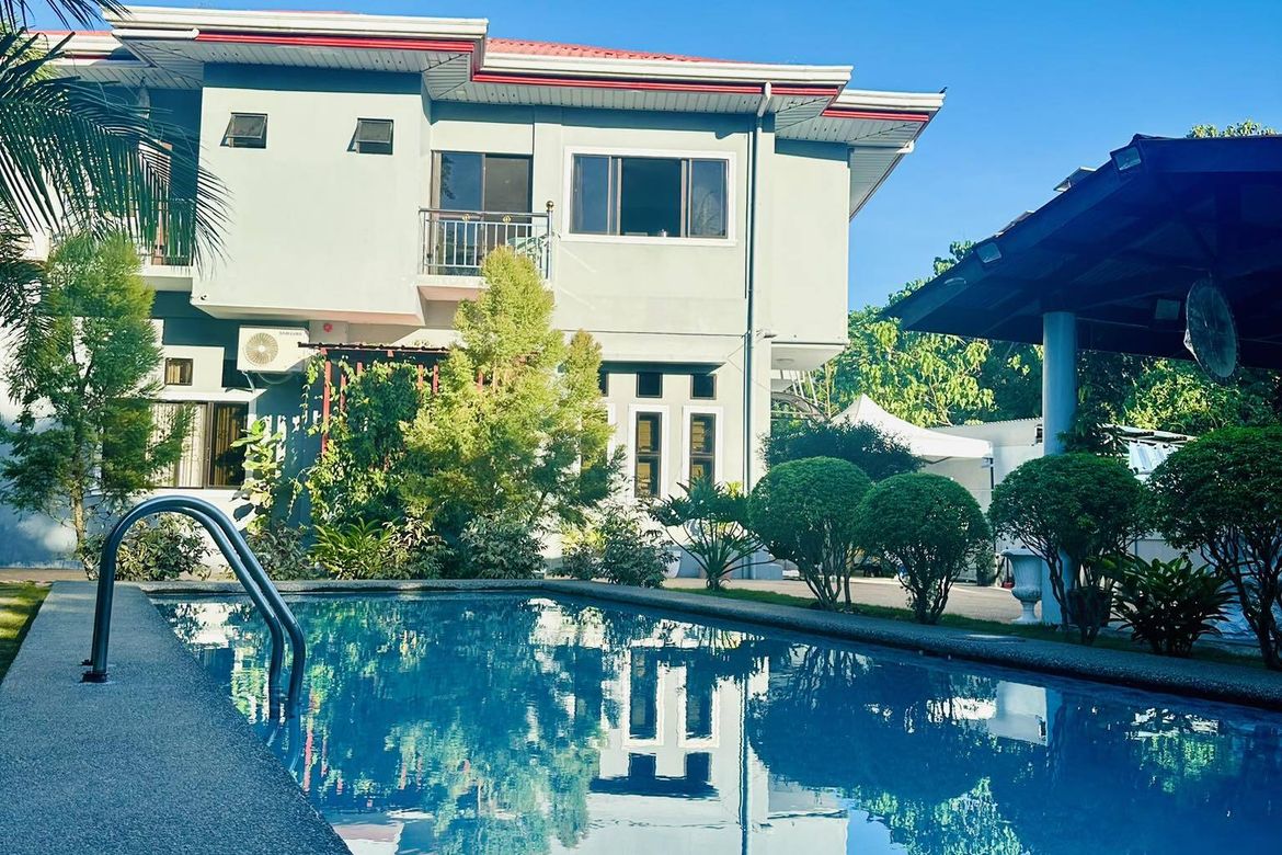 6 Bedroom House for Sale in Tawala, Panglao, Bohol