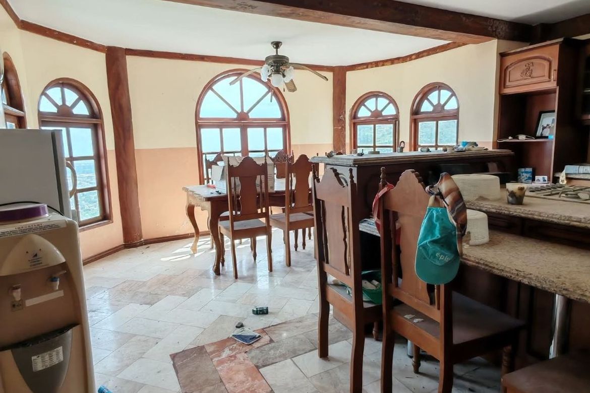 6 Bedroom House for Sale in Tisa, Cebu City, Cebu – photo 3