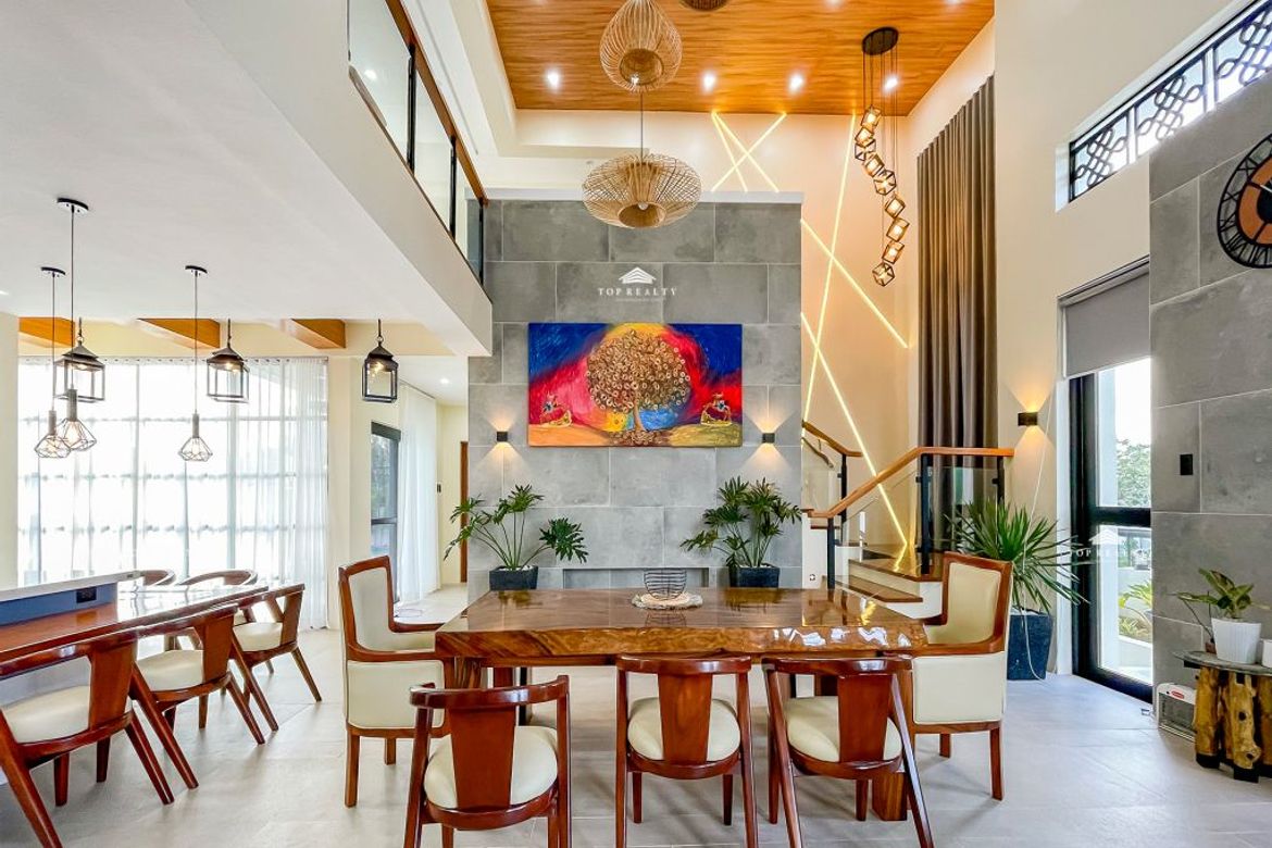 6 Bedroom House for Sale in Tolentino East, Tagaytay, Cavite
