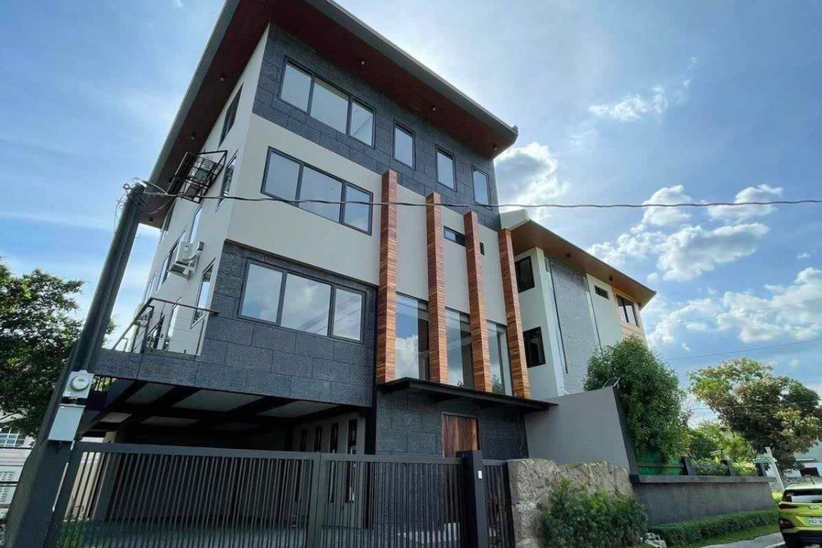 6 Bedroom House for Sale in Tumana, Marikina, Metro Manila