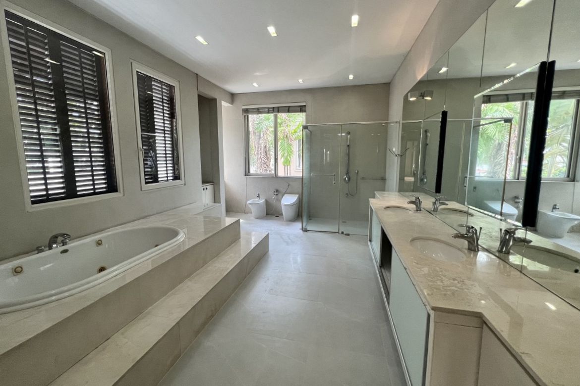6 Bedroom House for Sale in Ugong Norte, Quezon City, Metro Manila