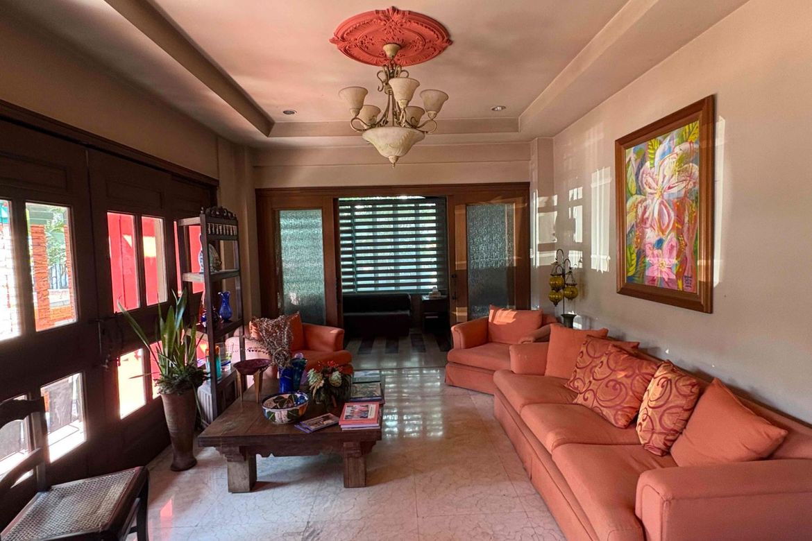 6 Bedroom House for Sale in Ugong, Pasig, Metro Manila
