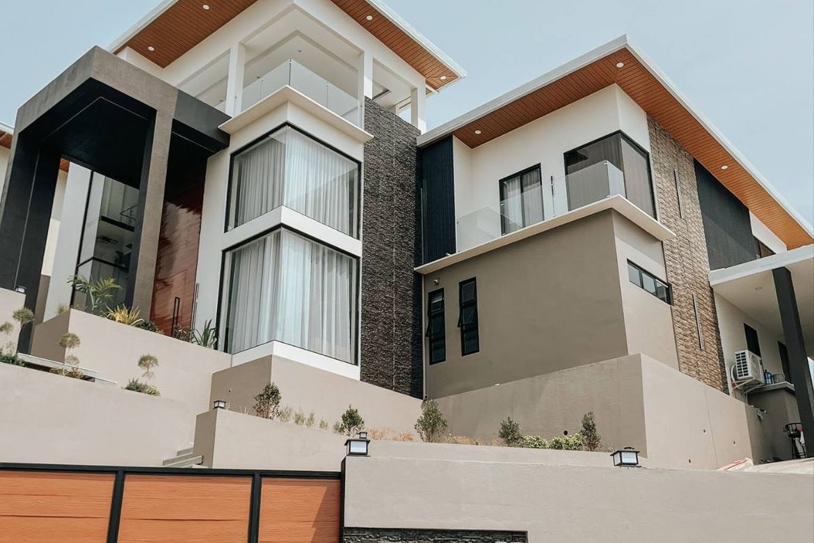 6 Bedroom House for Sale in Urbiztondo, San Juan, La Union – photo 2