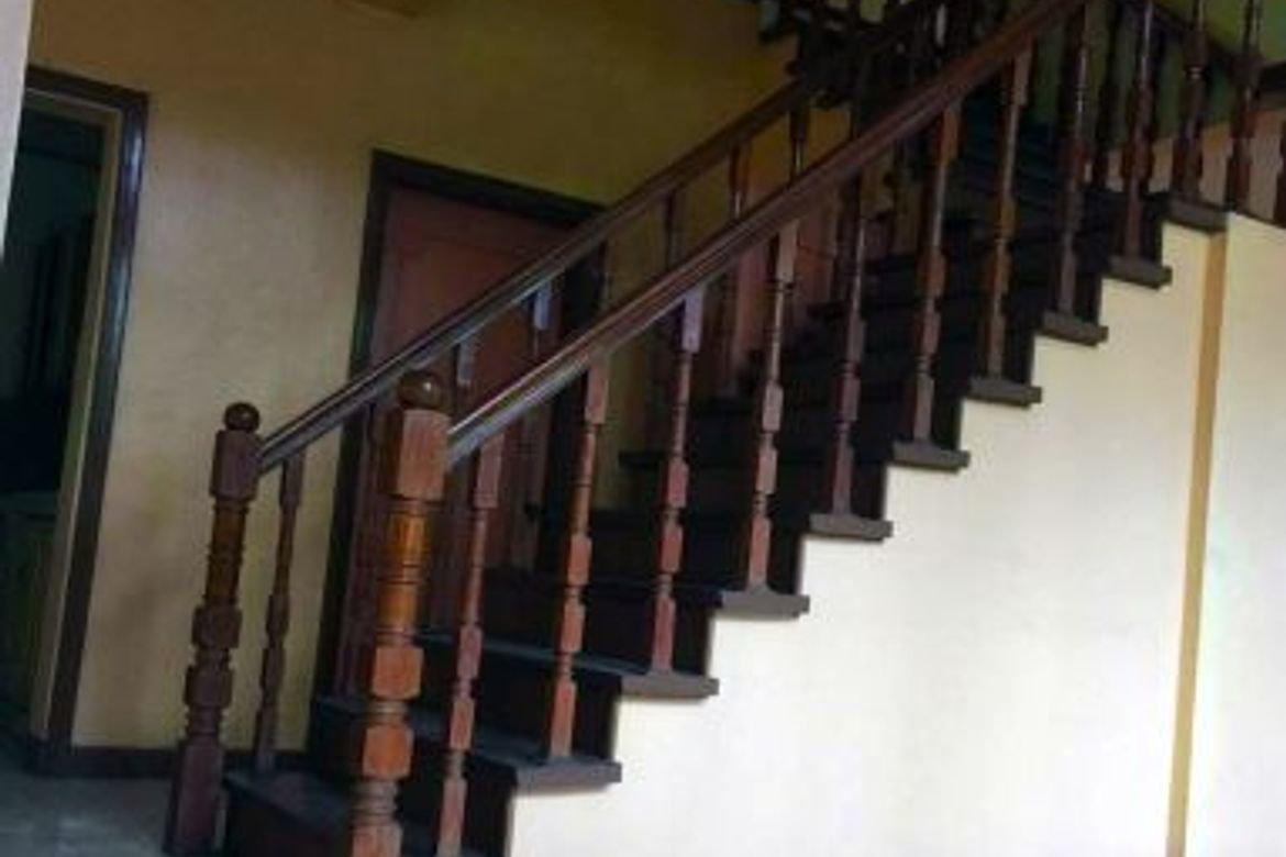 6 Bedroom House for Sale in Urdaneta Village, Bangkal, Makati, Metro Manila near MRT-3 Magallanes – photo 2