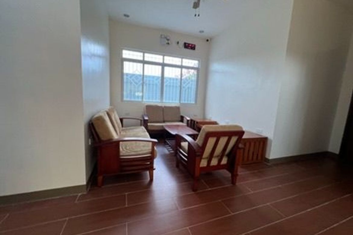 6 Bedroom House for Sale in Veterans Village, Quezon City, Metro Manila near MRT-3 North Avenue – photo 3