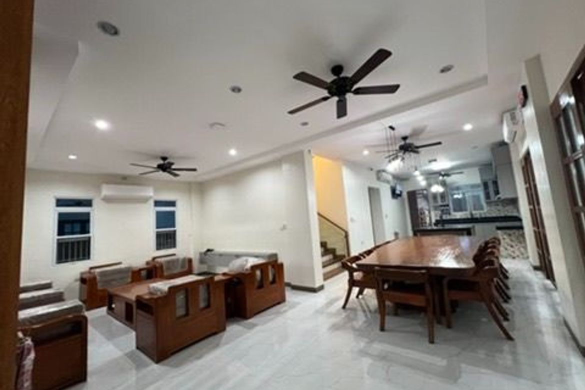 6 Bedroom House for Sale in Veterans Village, Quezon City, Metro Manila near MRT-3 North Avenue – photo 6