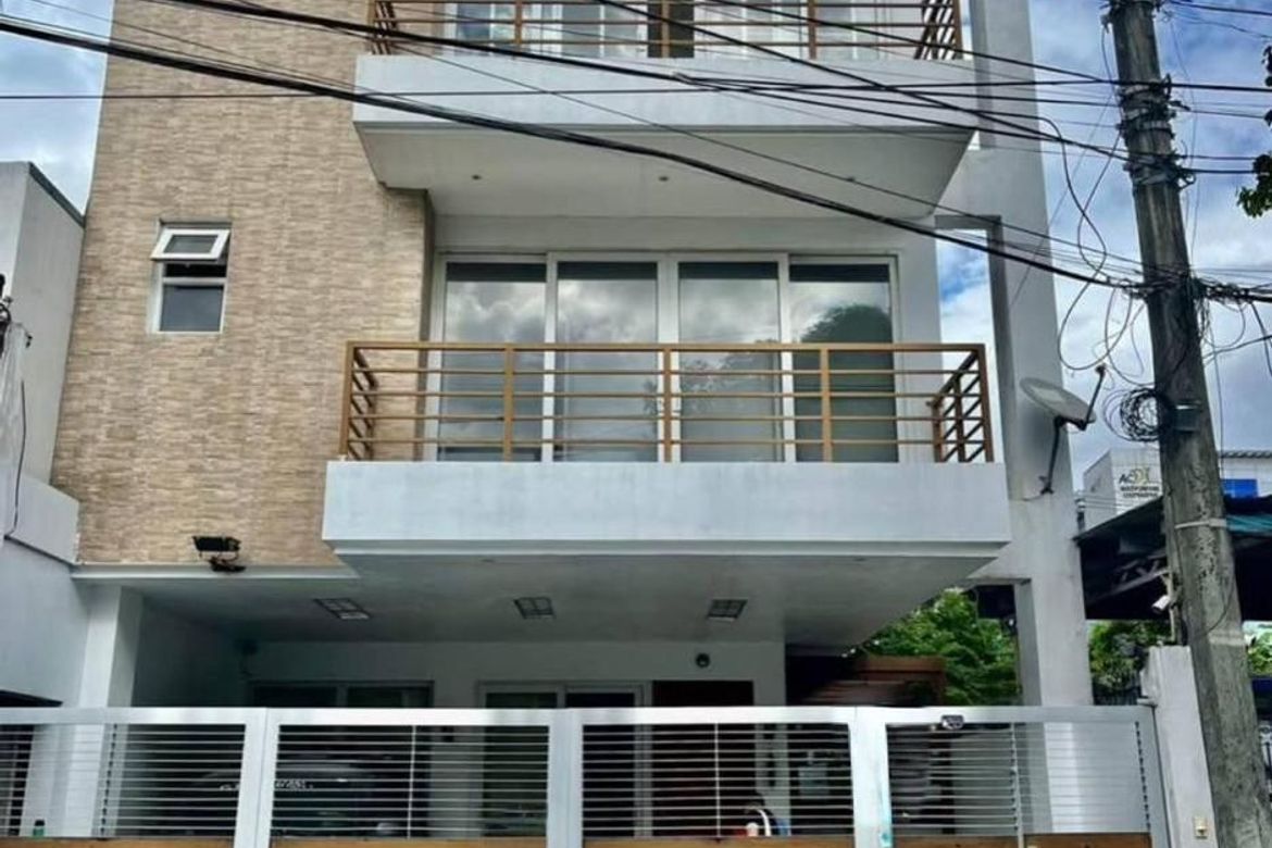 6 Bedroom House for Sale in Western Bicutan, Taguig, Metro Manila