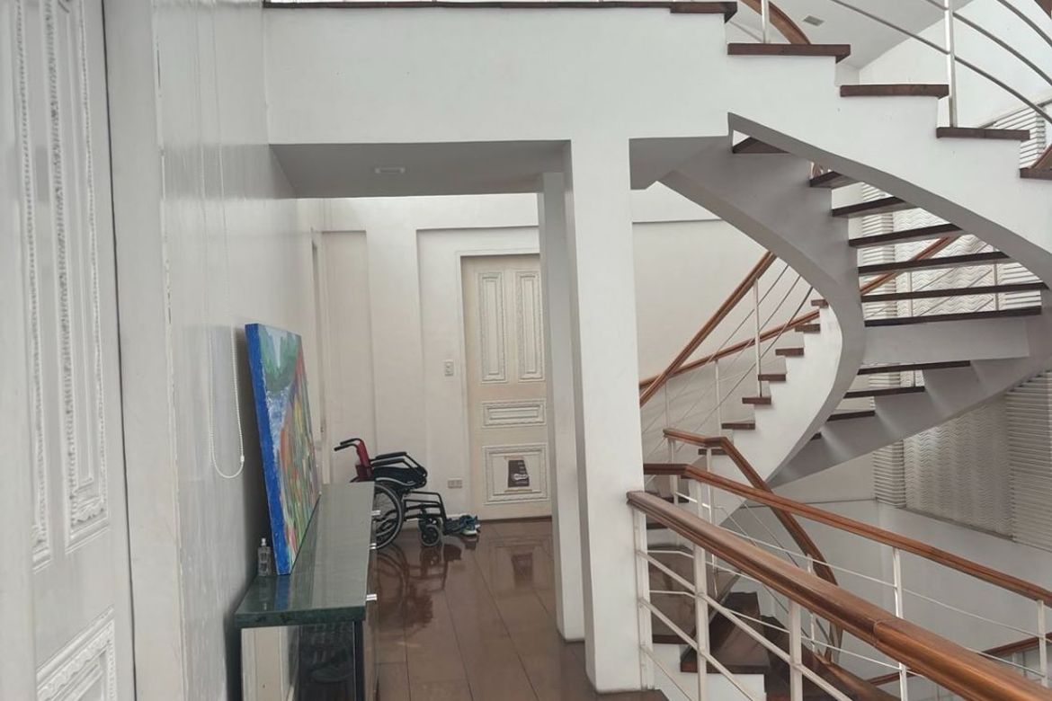 6 Bedroom House for Sale in White Plains, Quezon City, Metro Manila – photo 6
