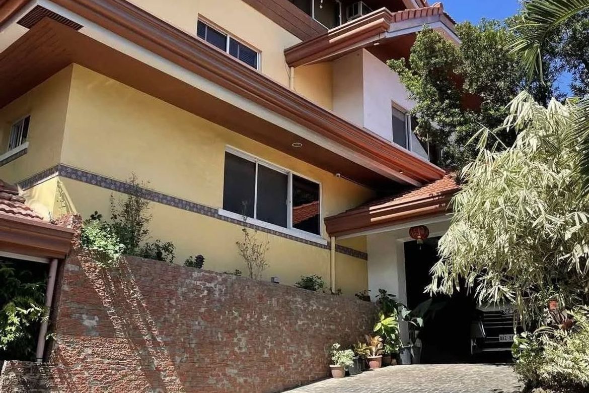 6 Bedroom House for Sale in White Plains, Quezon City, Metro Manila – photo 2
