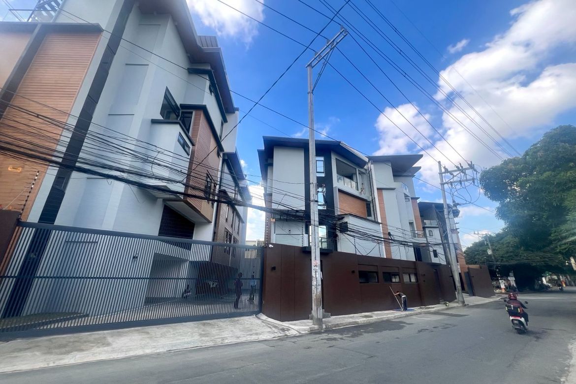 6 Bedroom Townhouse for Sale in Addition Hills, Mandaluyong, Metro Manila