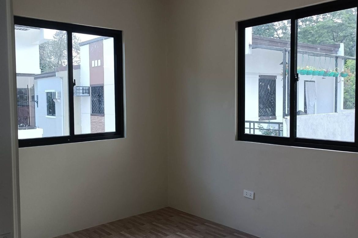 6 Bedroom Townhouse for Sale in Barangay 174, Caloocan, Metro Manila – photo 8
