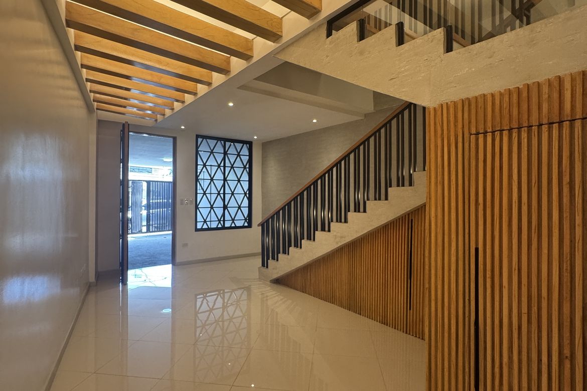 6 Bedroom Townhouse for Sale in Don Bosco, Parañaque, Metro Manila