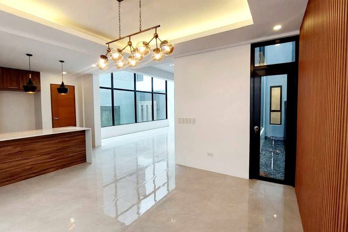 6 Bedroom Townhouse for Sale in Greenwoods Executive Village, San Miguel, Pasig, Metro Manila