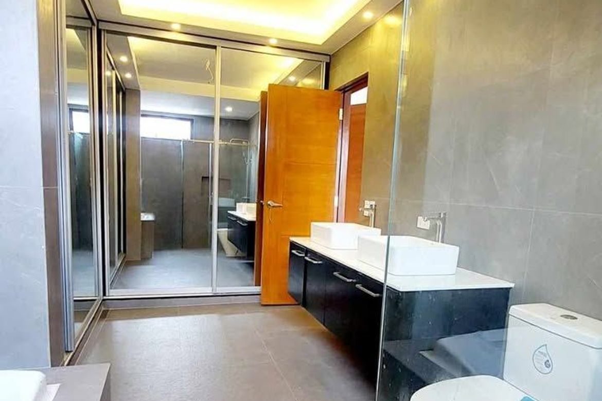 6 Bedroom Townhouse for Sale in Greenwoods Executive Village, San Miguel, Pasig, Metro Manila – photo 8
