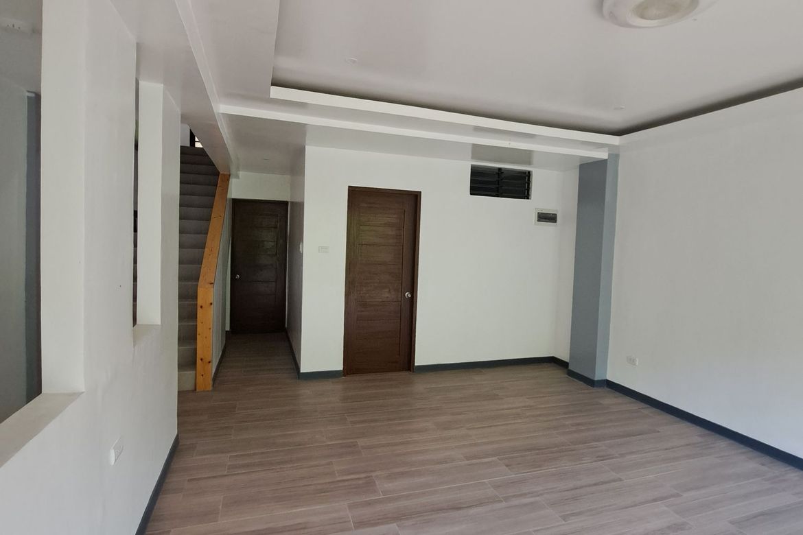 6 Bedroom Townhouse for Sale in Guadalupe, Cebu City, Cebu – photo 2