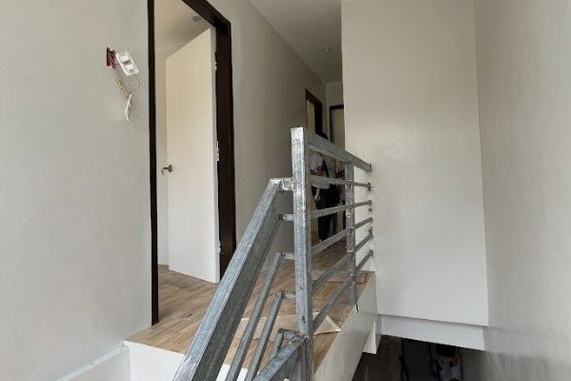 6 Bedroom Townhouse for Sale in Santo Niño, Marikina, Metro Manila – photo 3