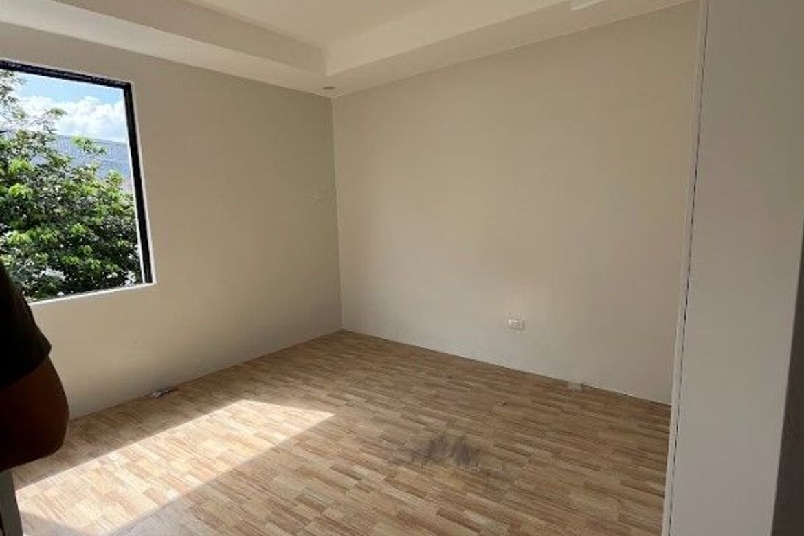 6 Bedroom Townhouse for Sale in Santo Niño, Marikina, Metro Manila – photo 4