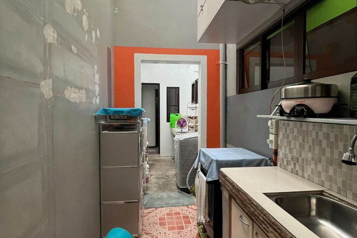 6 Bedroom Townhouse for Sale in West Crame, San Juan, Metro Manila near MRT-3 Santolan – photo 5