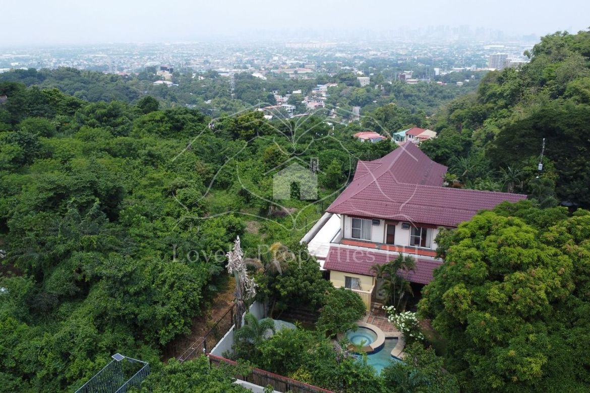 6 Bedroom Villa for Sale in Beverly Hills, Antipolo, Rizal