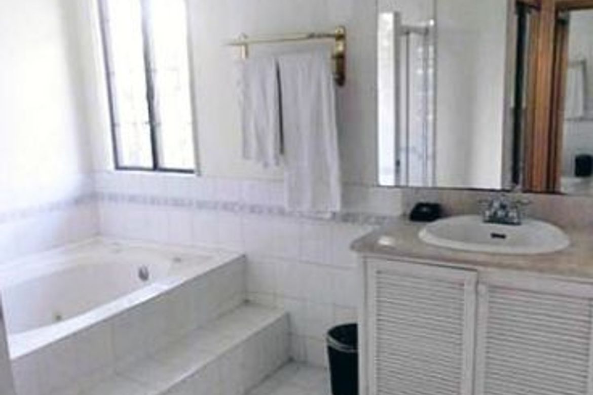 6 Bedroom Villa for Sale in Forbes Park North, Makati, Metro Manila – photo 4