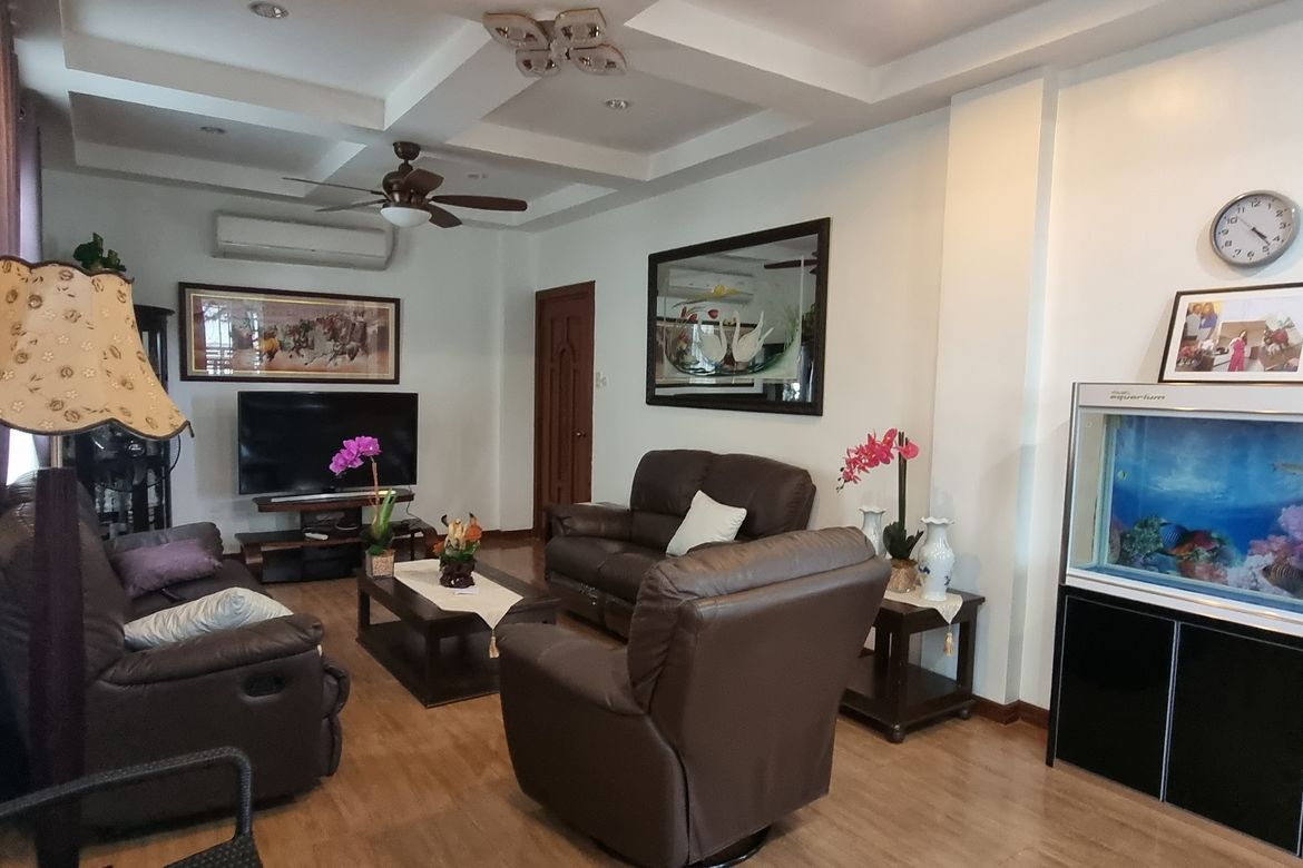 7 Bedroom House for Sale in Amsic, Angeles, Pampanga – photo 2