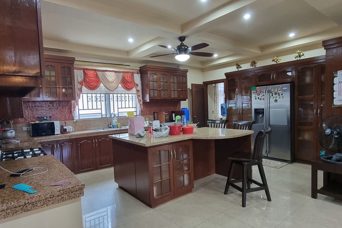 7 Bedroom House for Sale in Amsic, Angeles, Pampanga – photo 8