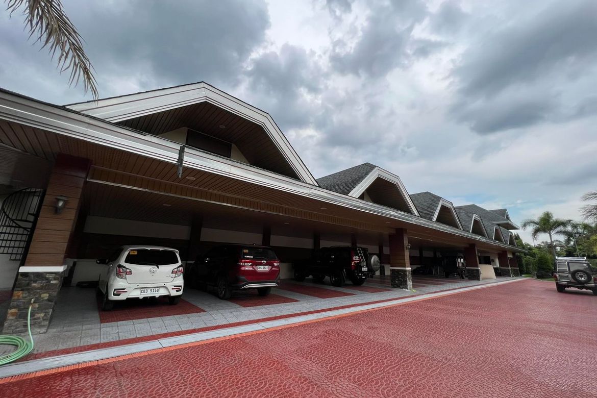 7 Bedroom House for Sale in Angeles, Pampanga – photo 2