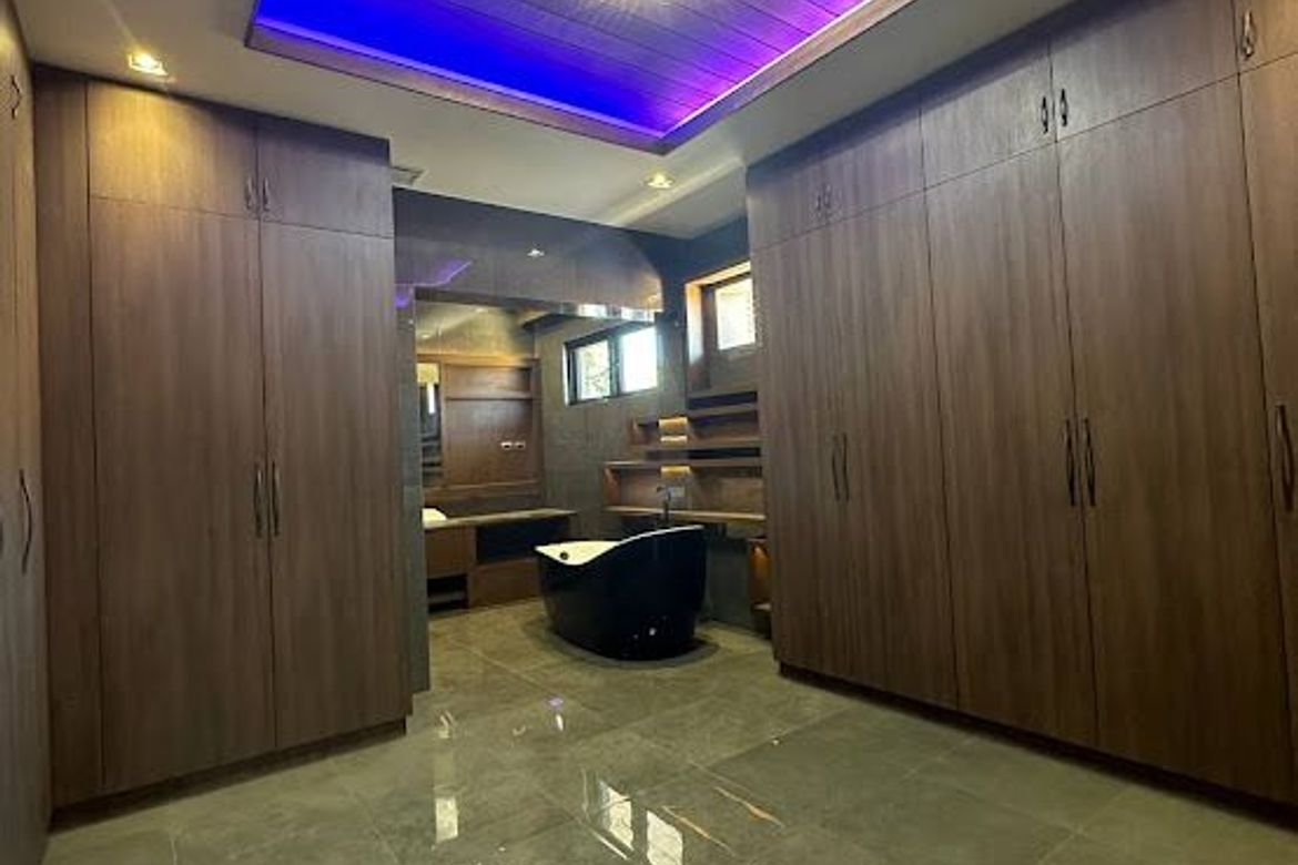 7 Bedroom House for Sale in Ayala Alabang Village, New Alabang Village, Muntinlupa, Metro Manila – photo 6