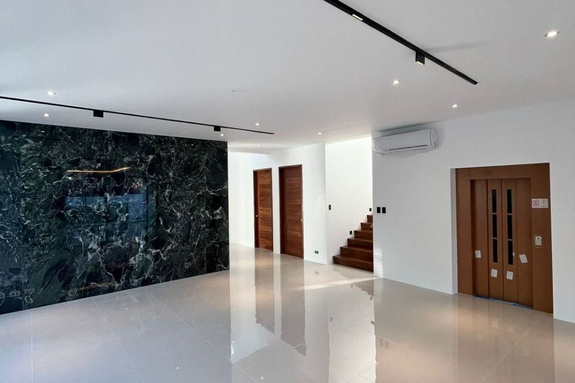 7 Bedroom House for Sale in Ayala Alabang Village, New Alabang Village, Muntinlupa, Metro Manila – photo 8