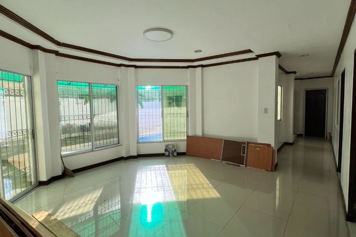 7 Bedroom House for Sale in Banilad, Mandaue, Cebu – photo 2