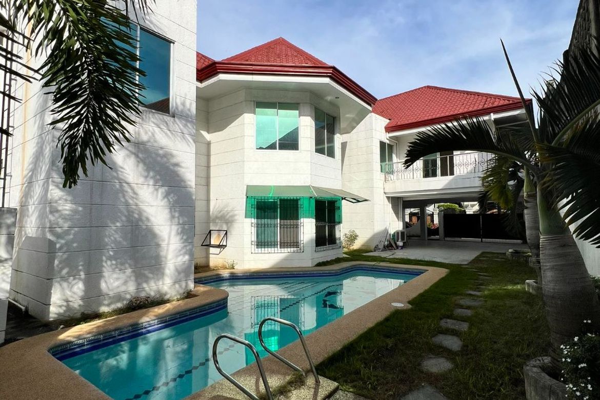7 Bedroom House for Sale in Banilad, Mandaue, Cebu – photo 3