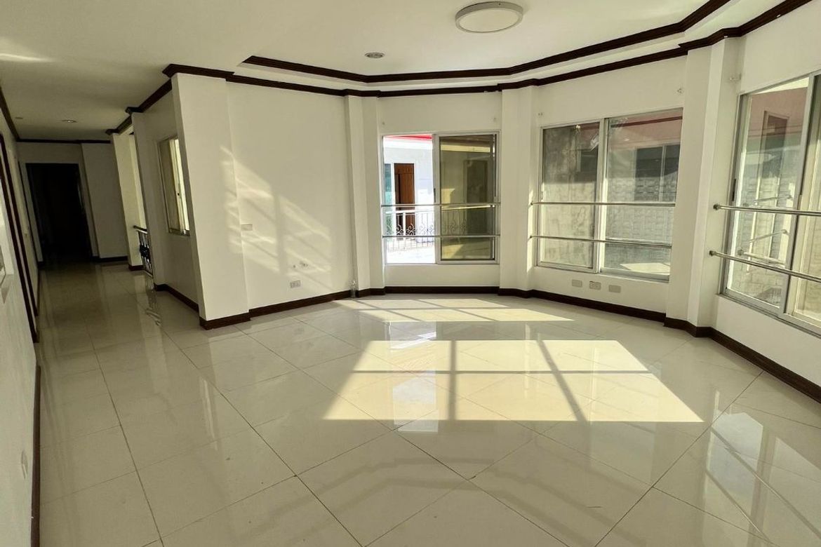7 Bedroom House for Sale in Banilad, Mandaue, Cebu – photo 4